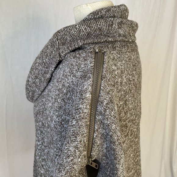 Revolution Grey Sweater Sleeveless Turtleneck Women's Size XL - Picture 8 of 11